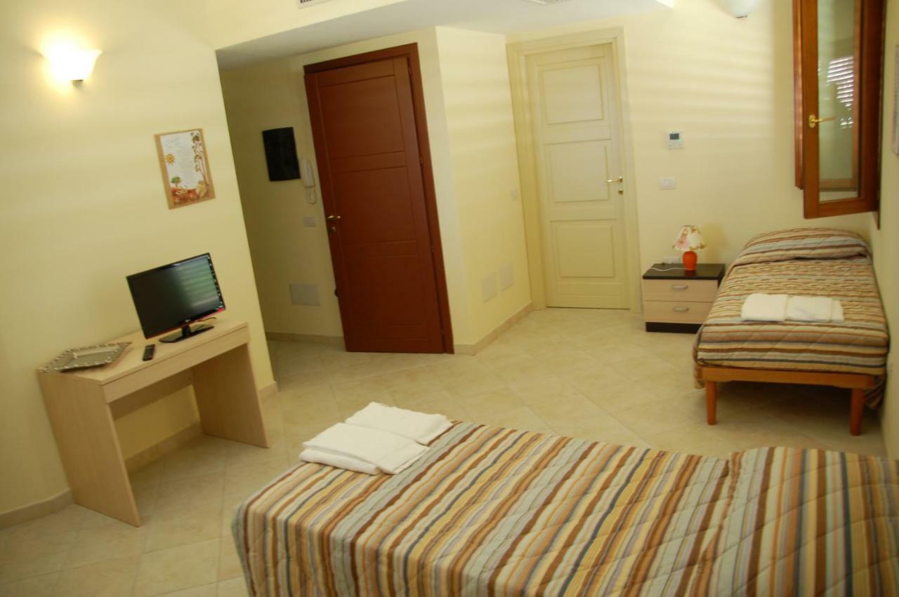 Beb 2000 Hotel Sassari Eksteriør billede